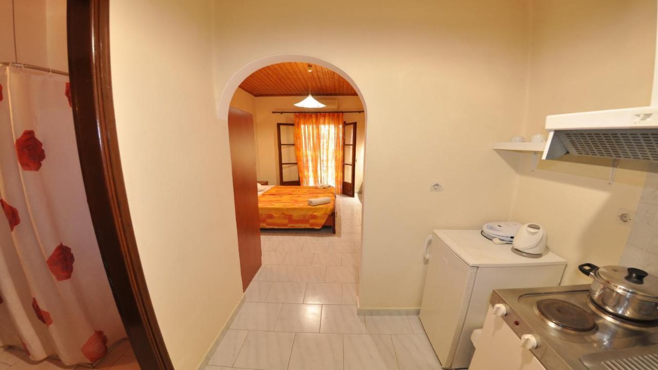 Villa Katerina Apartments Liapades Exterior foto